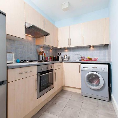 Bright And Modern Causewayside Apartment Edinburgh Bagian luar foto